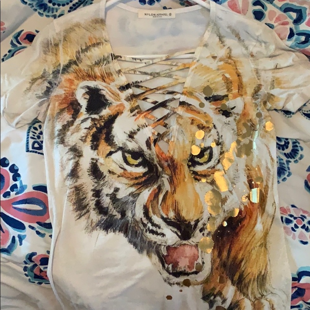 Tiger tee